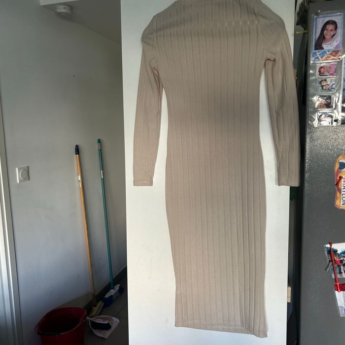 Robe moulante col roulé