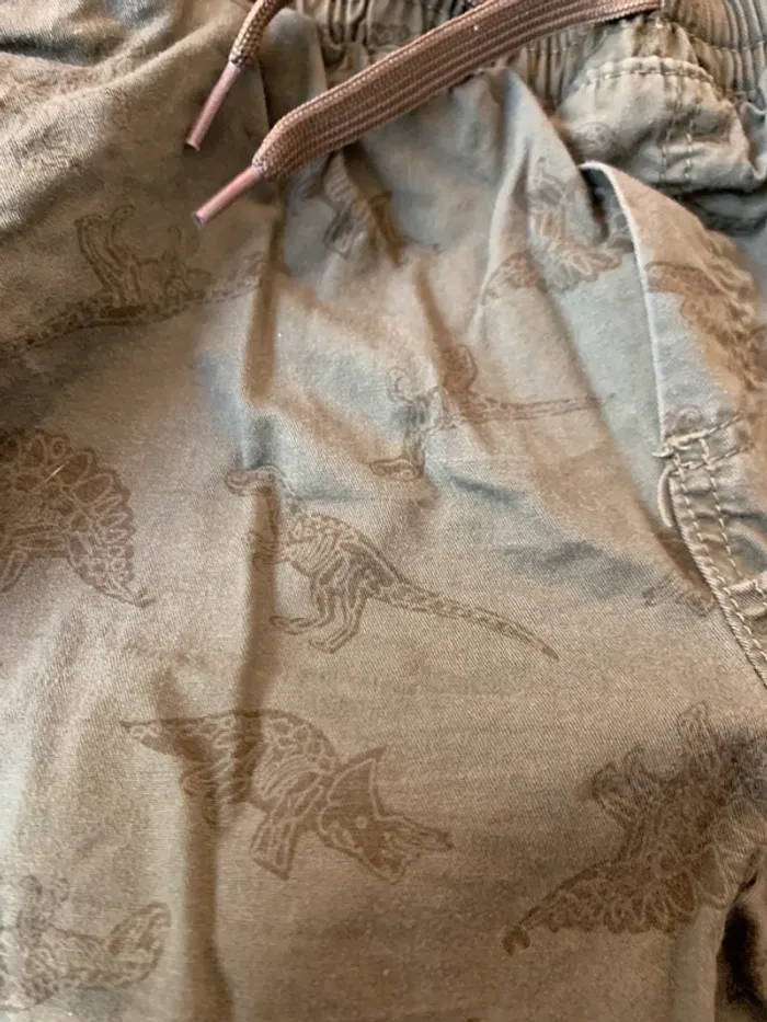 Pantalon cargo dinosaure taille 8 ans - photo numéro 3