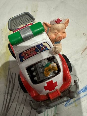 Véhicule vintage new ray 