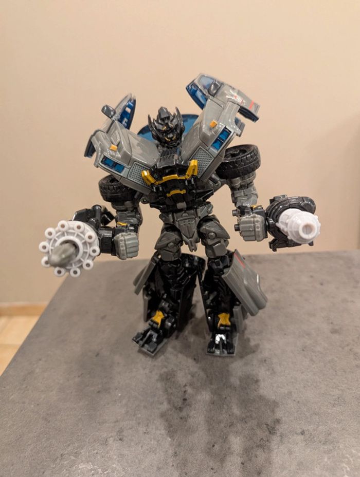 Figurine Transformers Ironhide en excellent etat - photo numéro 2