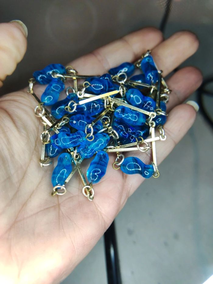 Sautoir 70 cm perles en verre bleues vintage - photo numéro 3