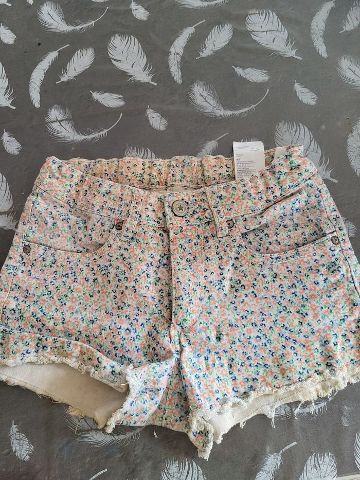 Short fille taille 9 / 10 ans