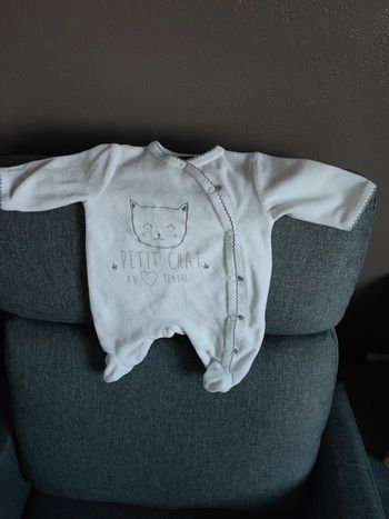 Lot 9 pyjamas velours naissance