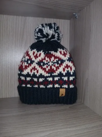 💙 Jolie bonnet tape à l'œil taille 2/4 ans.