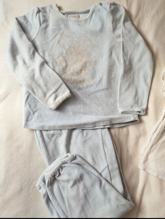 Pyjama et petites chemises - photo numéro 2
