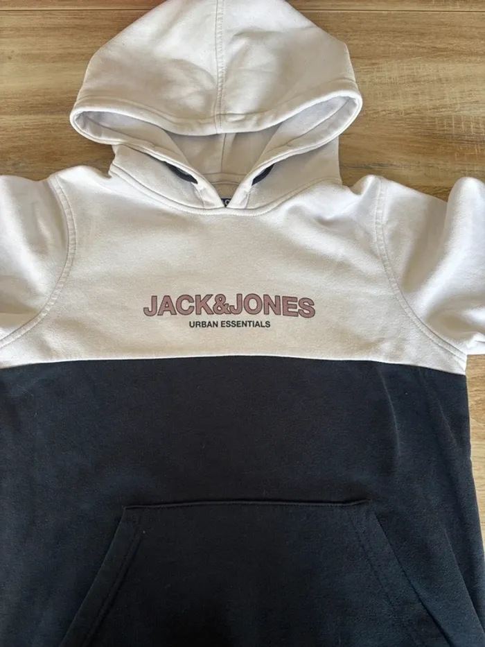 Pull Jack & Jones 14 ans . - photo numéro 2