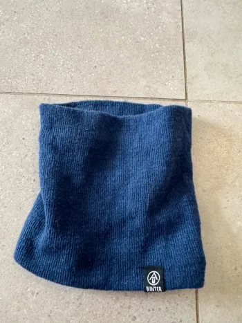Tour de cou bleu Winter, bon état pour enfant,