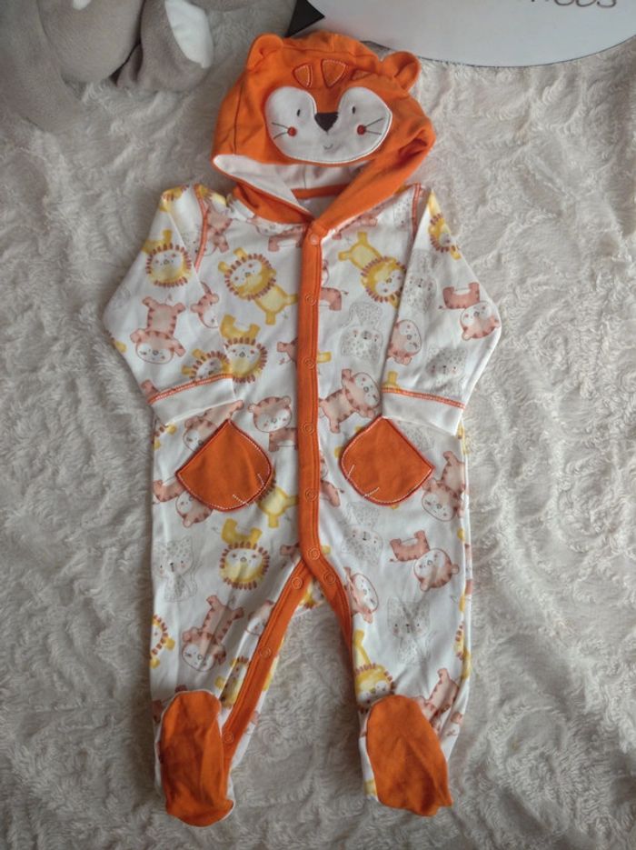Combi barboteuse pyjama avec pied capuche été léger Garçon 6 mois Lion Tigre Léopard first Chicco - photo numéro 2