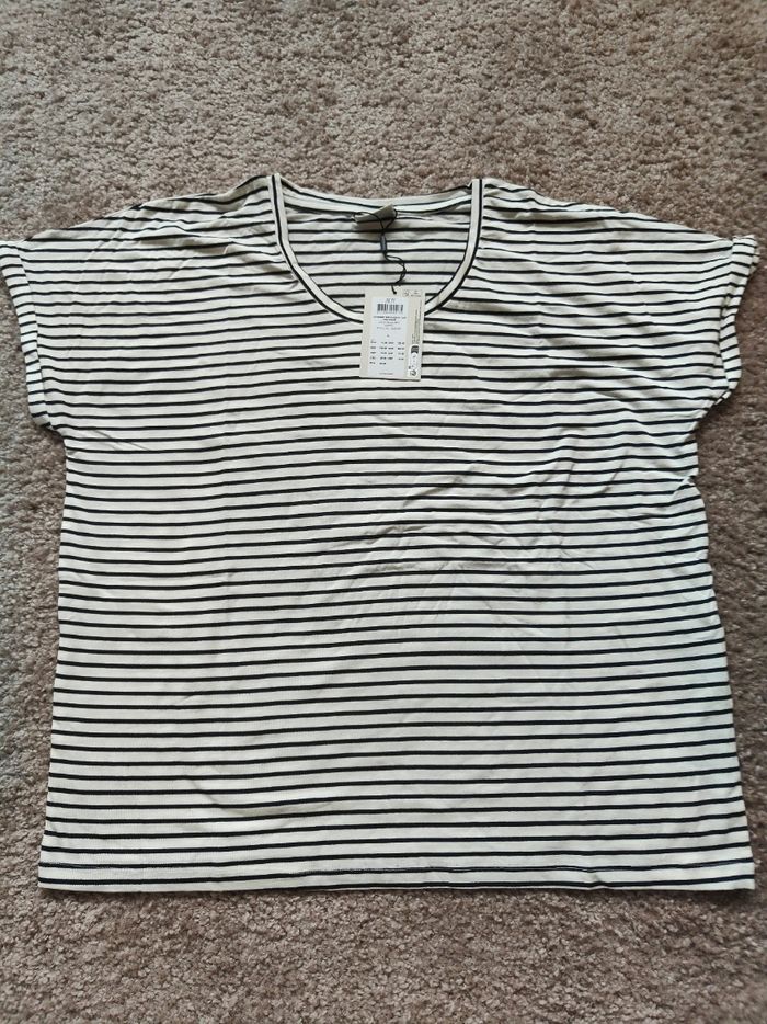 T-shirt taille L neuf