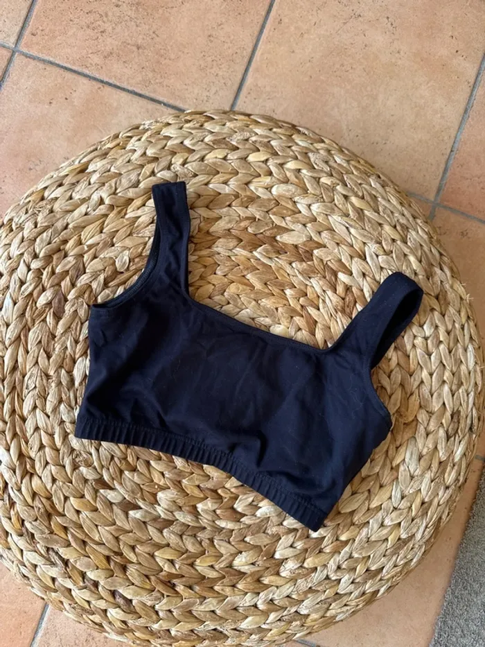 Brassière avec soutien gorge intégré