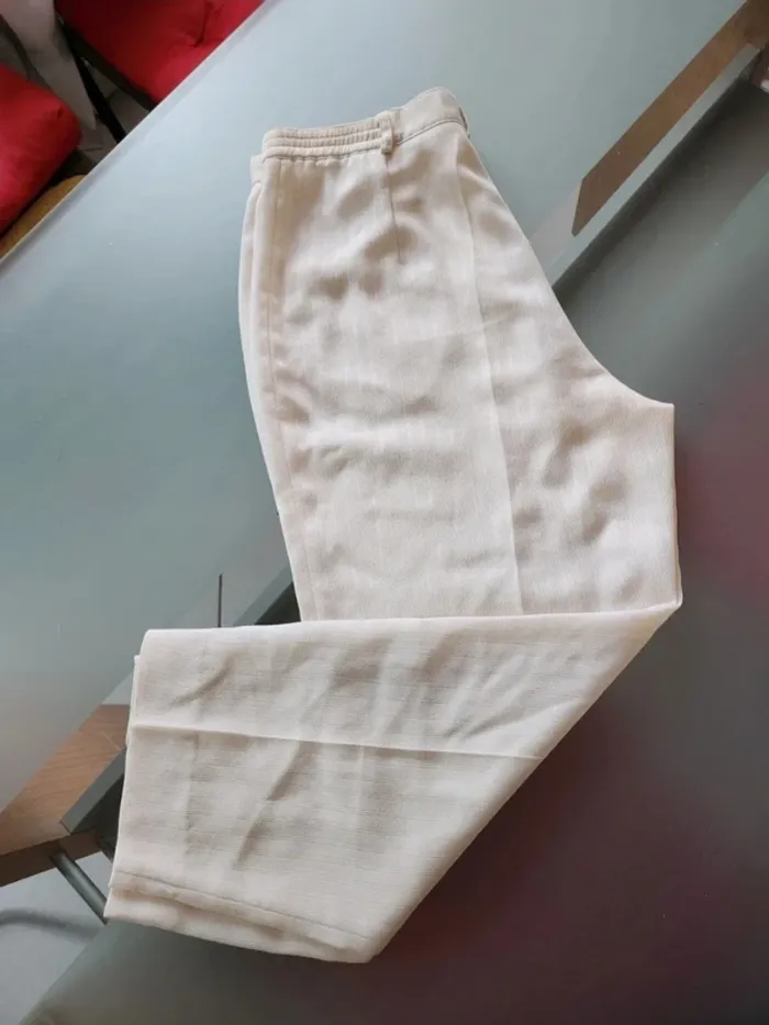Superbe Pantalon Tailleur de couleur Crème de marque Gregory Pat et de taille 42 - photo numéro 4