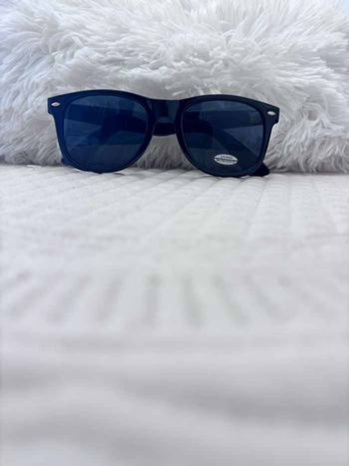 Lunette de soleil mixte - photo numéro 2