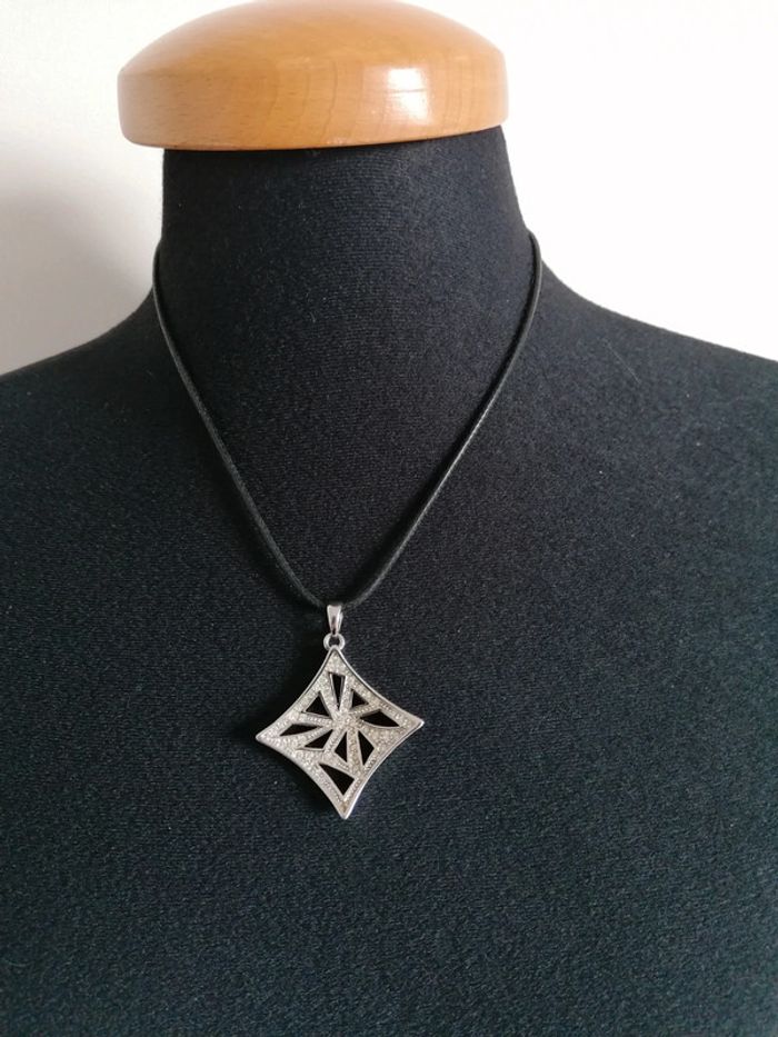 Pendentif losange en rodhium avec cristaux de Zwarovsky Pierre Lang - photo numéro 8
