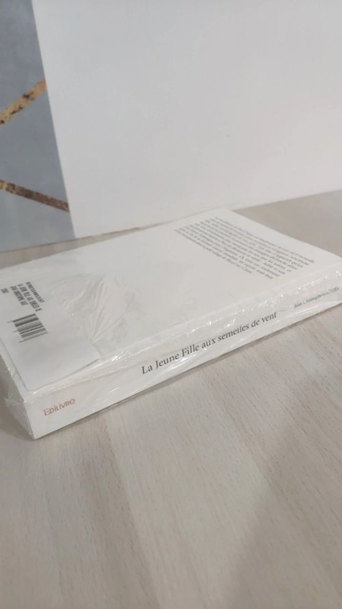 Livre grand format La jeune fille aux semelles de vent Gautier - photo numéro 3