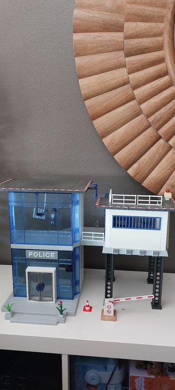 Commissariat de police playmobil grand modèle