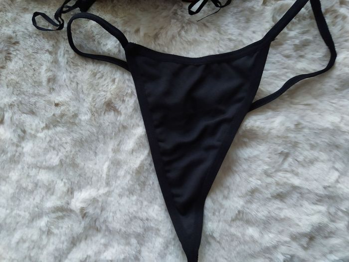 Ensemble Soutien-gorge (bustier) et string rouge et noir - photo numéro 3