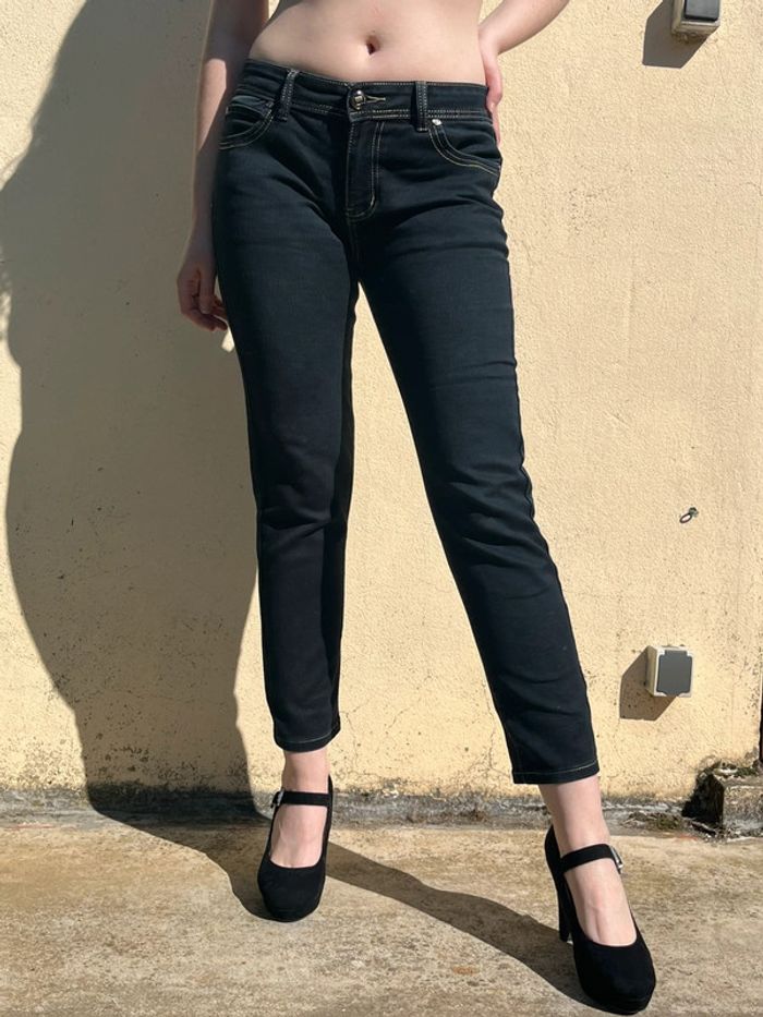 Jean slim droit taille normale avec noeud papillon sur poches arrières. - photo numéro 5