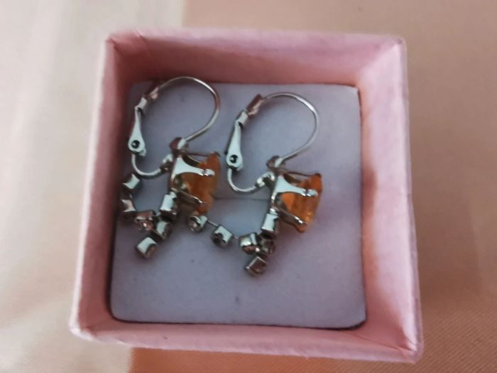 Boucles d'oreilles. Peches. Argentées. - photo numéro 3