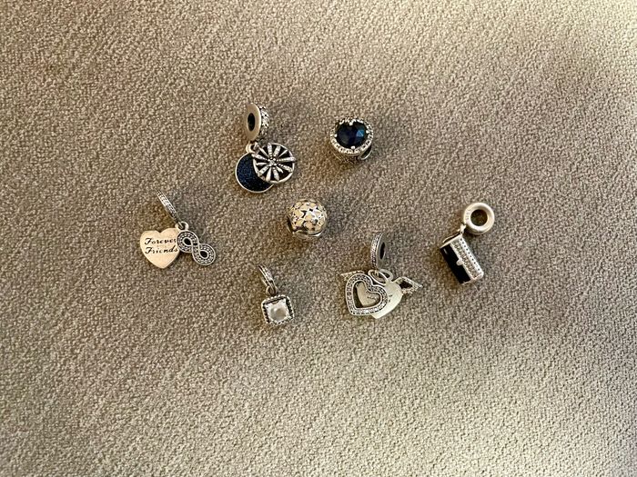 Lot 7 charm Pandora