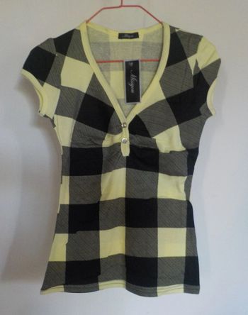 Tee-shirt carrés noirs jaunes et rayés TU neuf