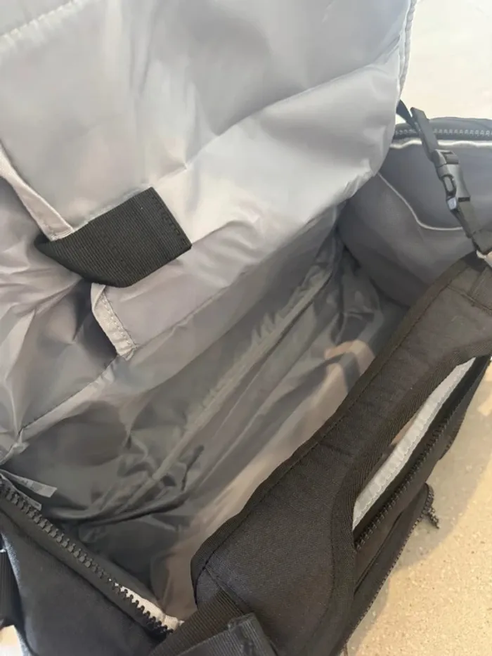 Cargo bag black Reyes, très bon état, 55x30x30cm valeur 80€ - photo numéro 6
