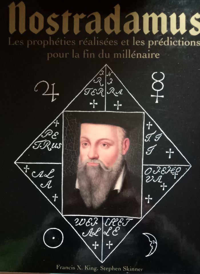Livre Nostradamus "Les prophéties réalisées et les prédictions pour la fin du millénaire.