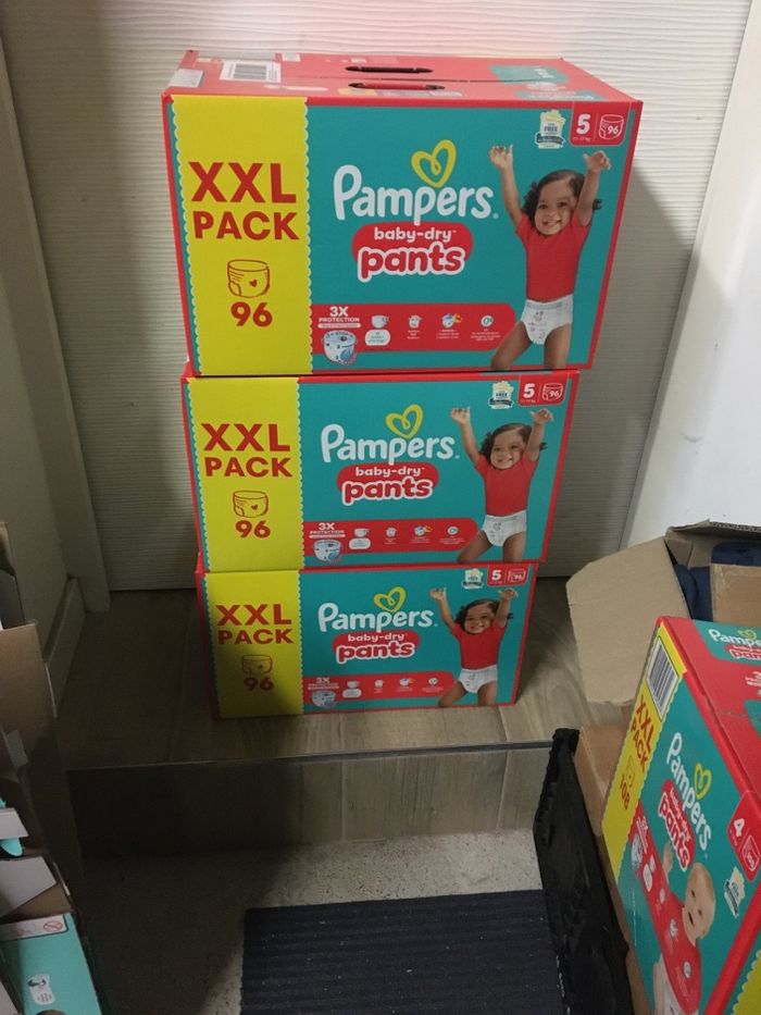 3 cartons couches Pampers baby dry pants taille 5