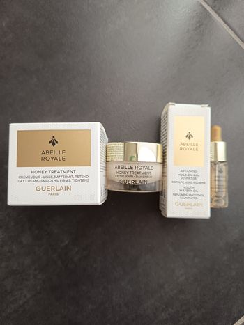Lot de 2 produits miniatures abeille royale Guerlain