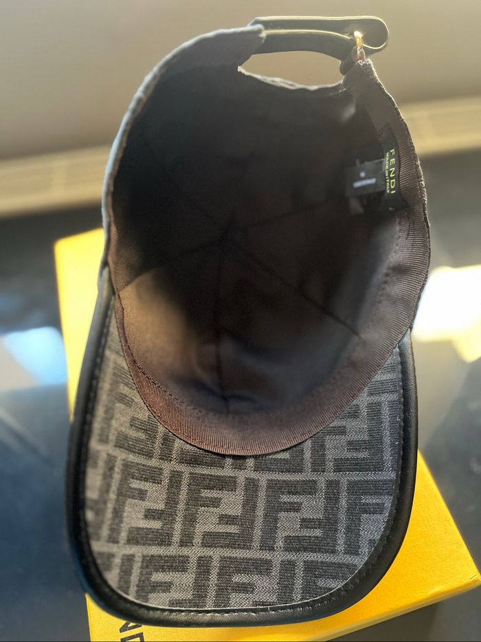 Casquette fendi - photo numéro 5