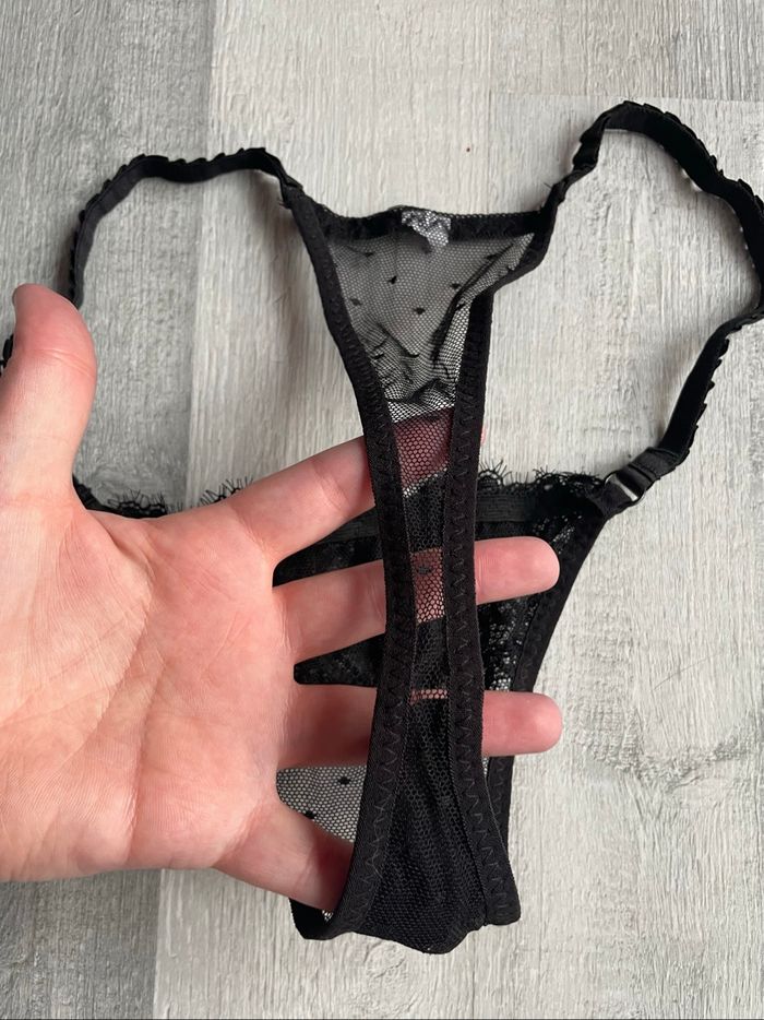 String  dentelle noir - photo numéro 2