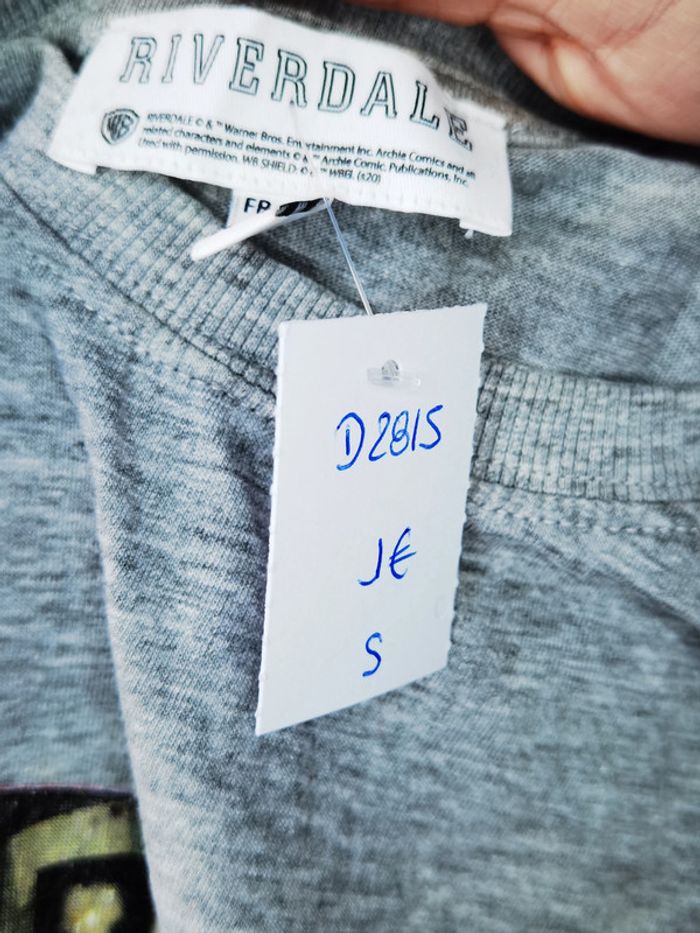 D2815 - tee-shirt femme taille S - photo numéro 3