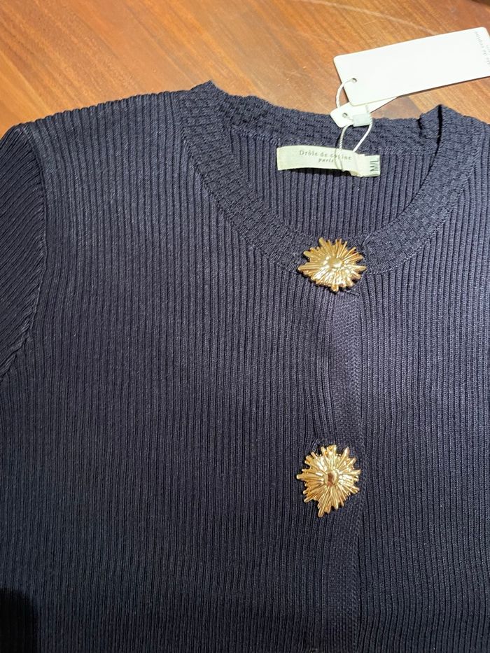Cardigan bleu marine avec bouton doré - photo numéro 5