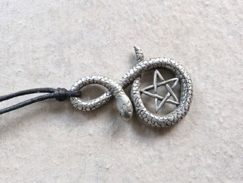 Collier serpent avec étoile