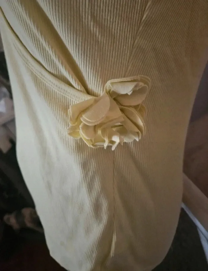 Debardeur vert anis avec fleur côté ActiveWear Taille 42/44 Neuf - photo numéro 2