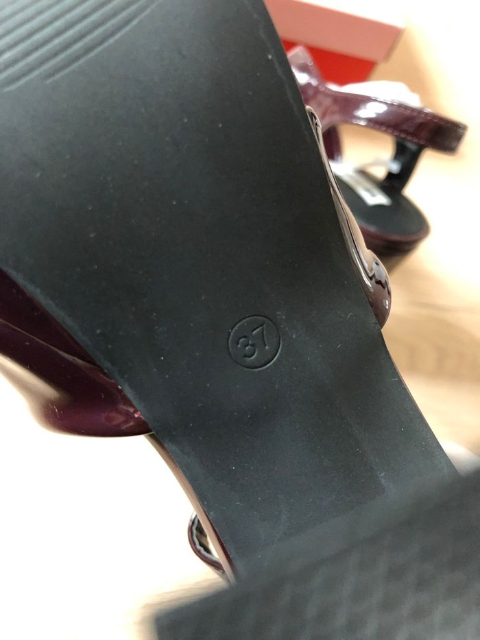 Escarpins ouverts vernis prunes neufs Even&Odd pointure 37 - photo numéro 7