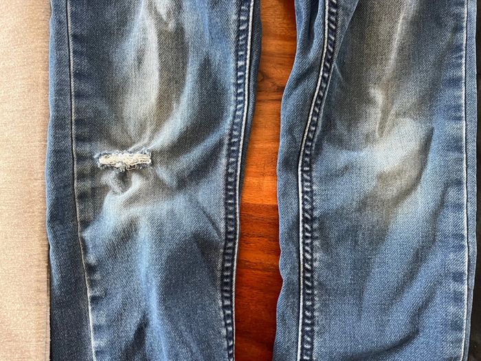 Lot pantalons troués 6 ans et 5 ans - photo numéro 3