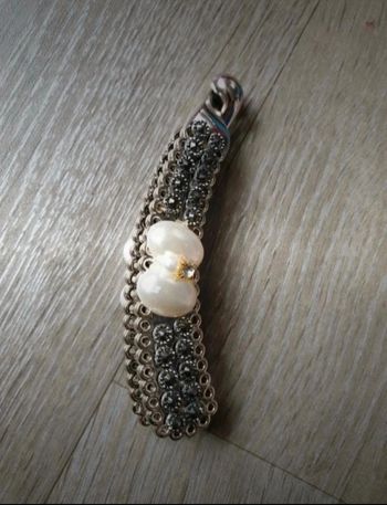 Pince à cheveux neuve