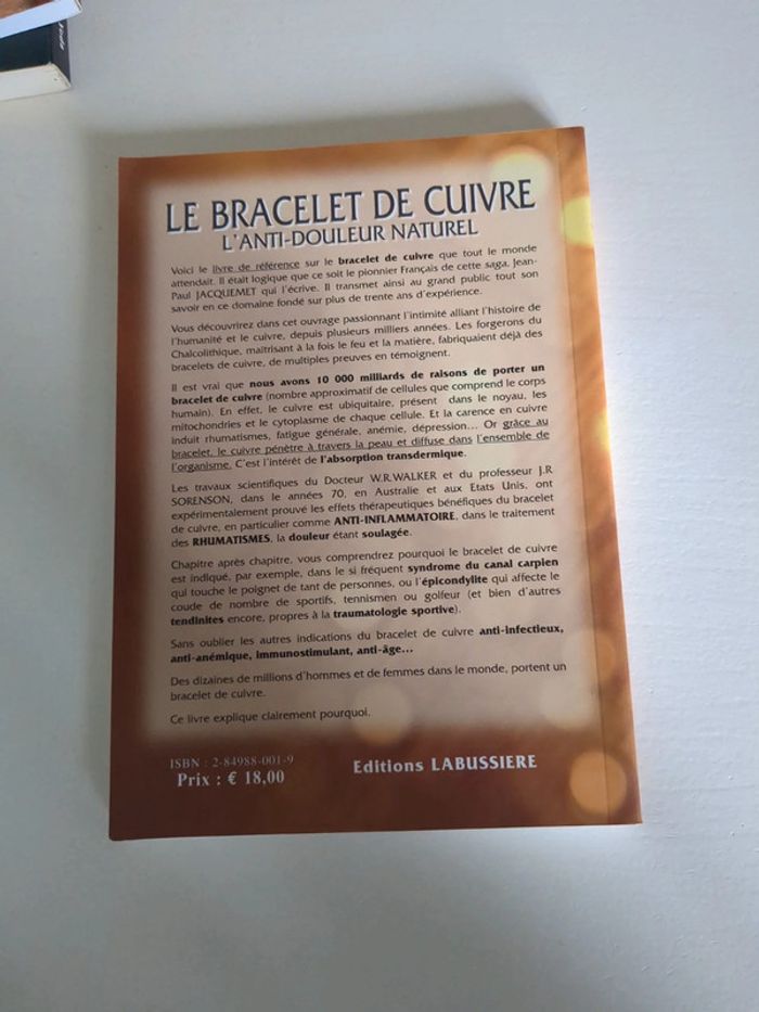 Livre - le bracelet de cuivre - photo numéro 2