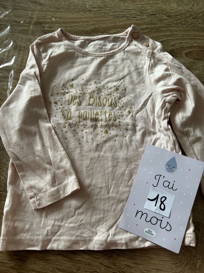 Tee shirt des bisous à paillettes KIABI t.18m