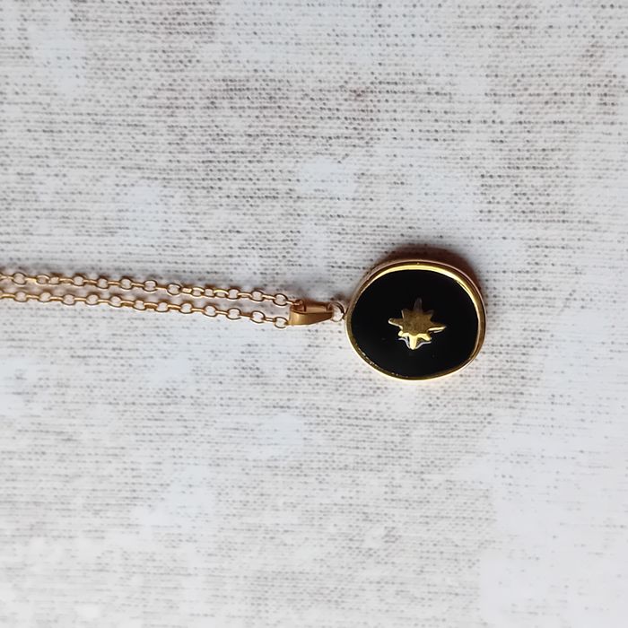 chaine dorée médaillon email noir Etoile dorée - photo numéro 5