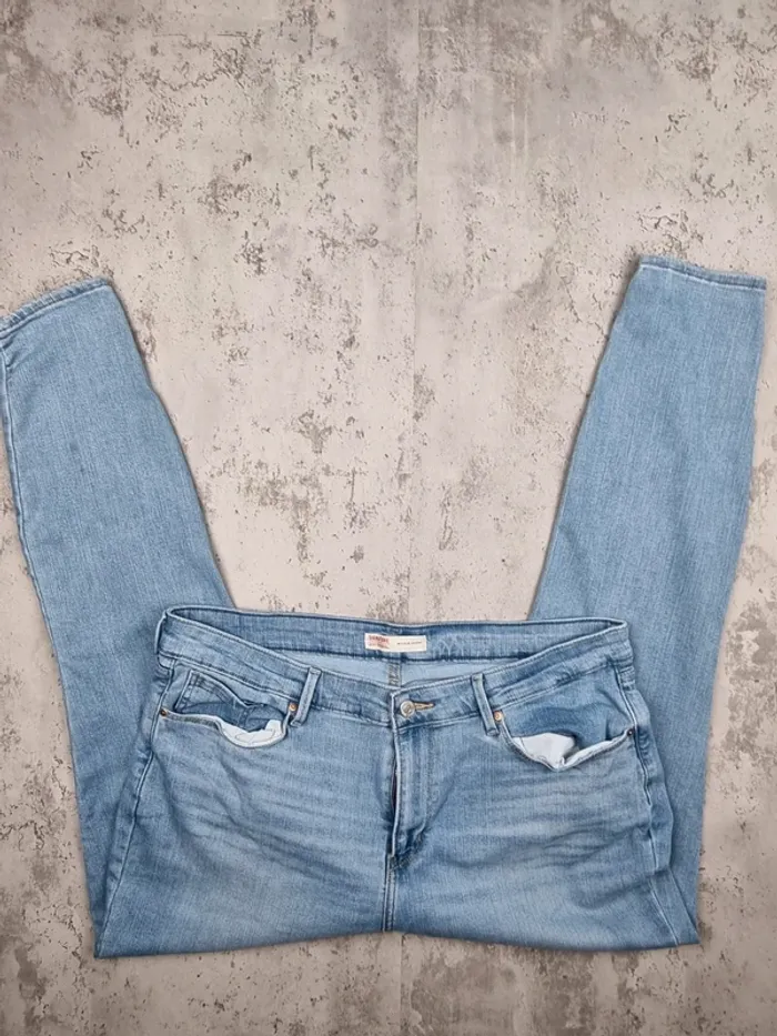 Jean Levi’s Signature Skinny Bleu Ciel – Taille 46 Femme (mesures en photos) - photo numéro 2