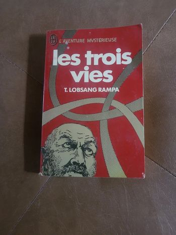 Les trois vies