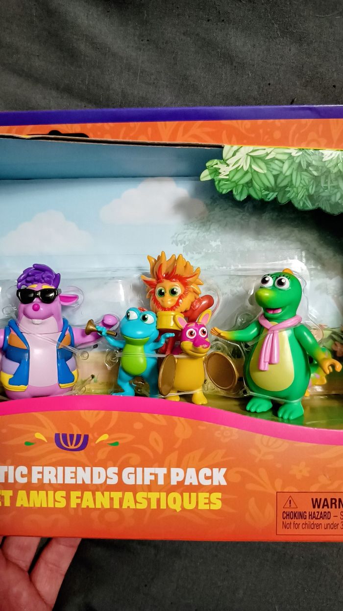 Coffret neuf de 5 Figurines avec Dora, Babouche Tico Véra Et Le Trio Fiesta
- photo numéro 5