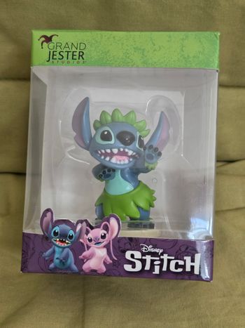 figurine de stitch qui danse