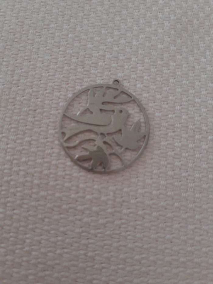 Magnifique pendentif rond très fin - photo numéro 4