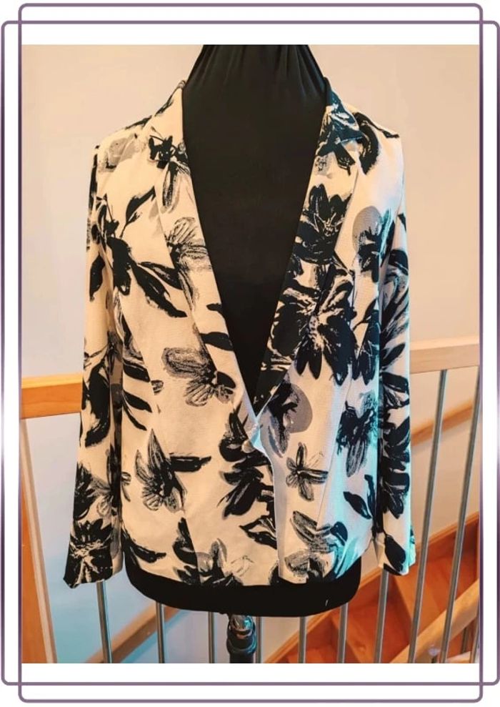 Blazer Lily white