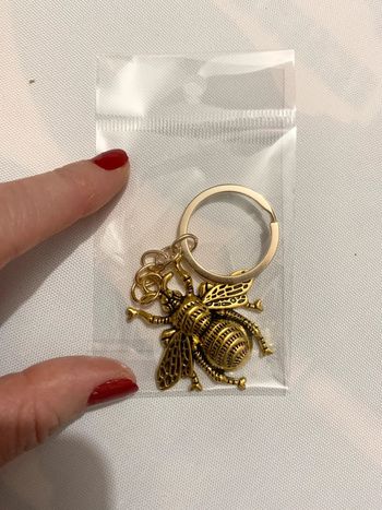 Porte clés abeille 🐝 trop mignon