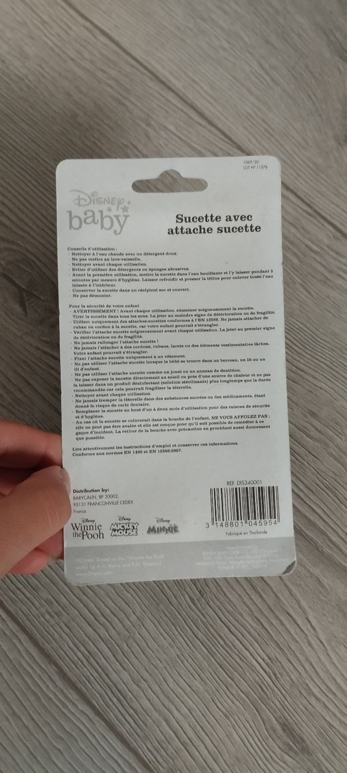 Tétine + attache tétine 0/6 mois Disney Mickey neuf - photo numéro 2