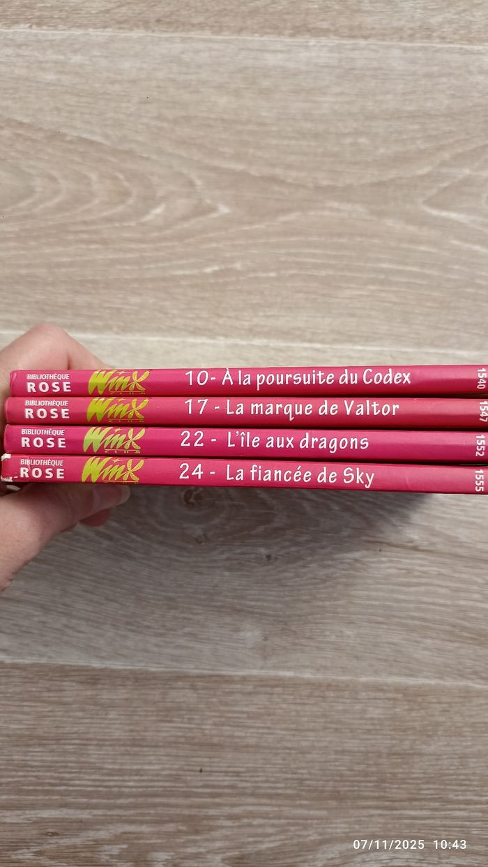Lot 4 livres  Winx - photo numéro 4