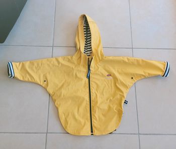 Imperméable hublot taille 6 mois